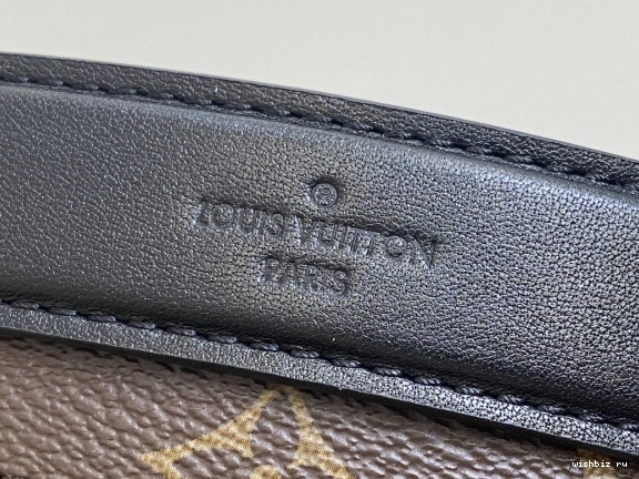 WIS VUITTON Trunk Lucky LOUIS 0923